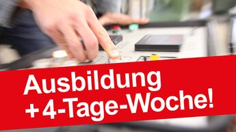 Der Bildausschnitt zeigt ein Maschinenbedienpult und eine Hand, der Zeigefinger drück auf den Startknopf | © Richard Tscherwitschke GmbH